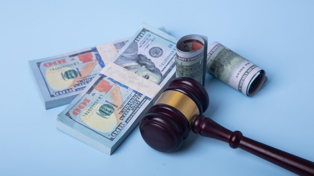 Former FBI agent pleads guilty to defrauding investors in foreign ...