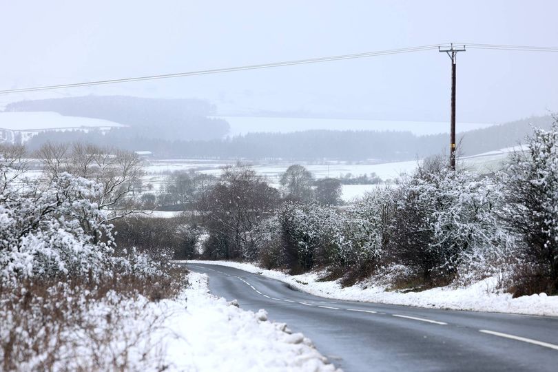 UK snow maps show wintry showers hitting week after Met Office confirms ...