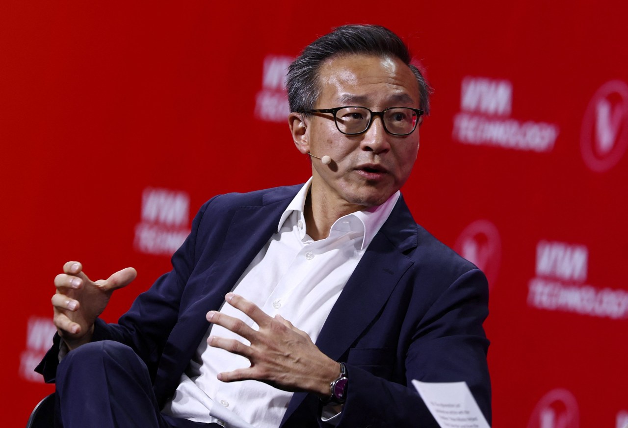 Blue Pool Capital raises $1 billion for first private-equity fund