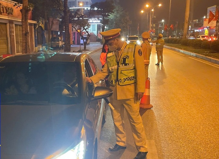 CSGT Ninh Bình phát hiện tài xế dương tính với ma tuý