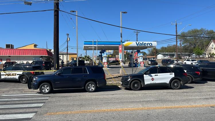 Man dies from apparent self-inflicted gunshot in police custody after ...