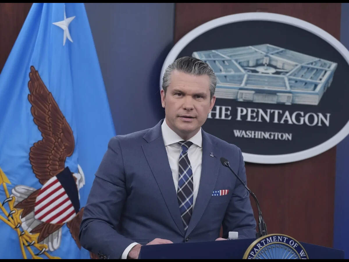 US judge blocks Trump administrations' Pentagon press access policy