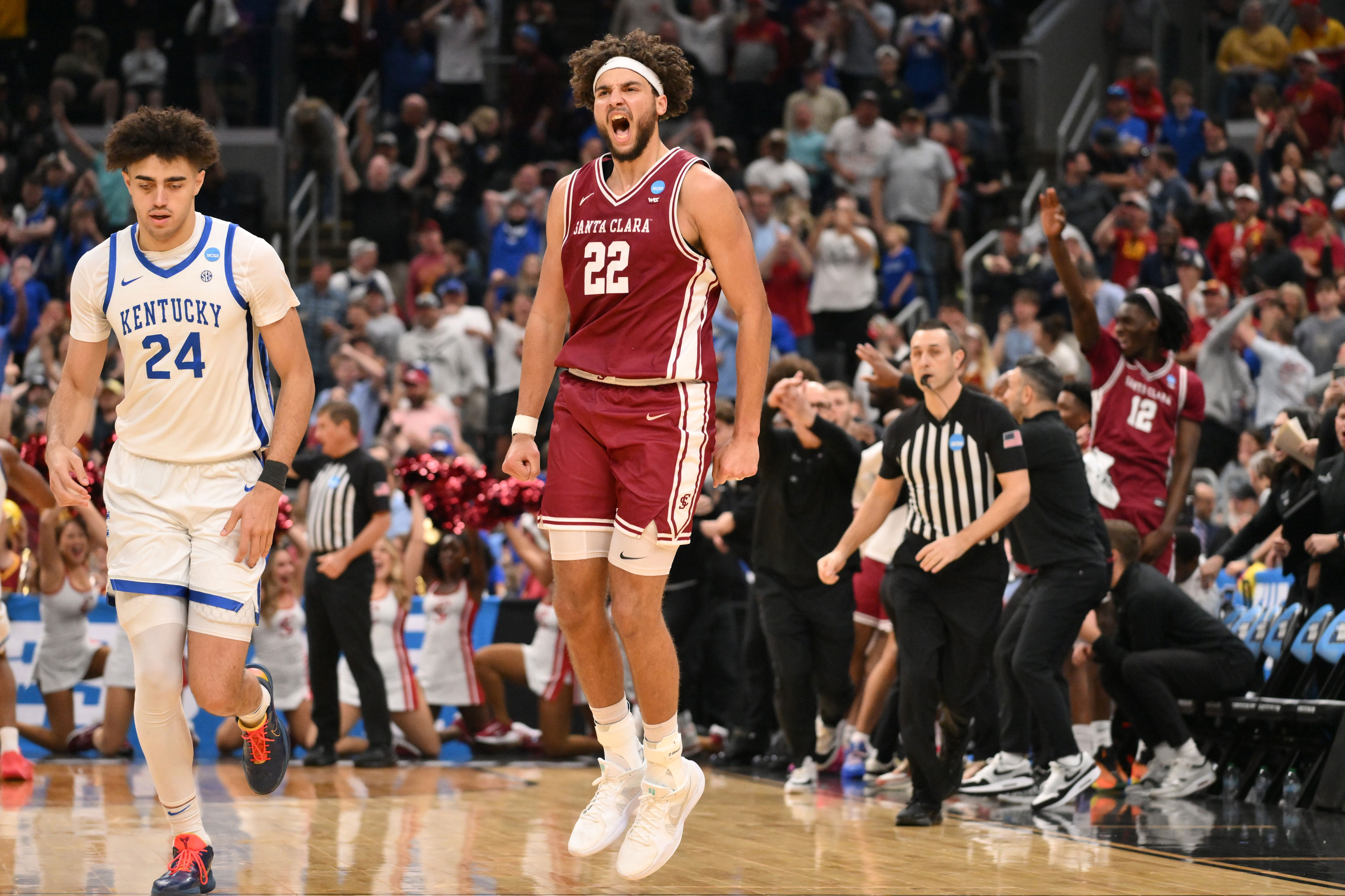 Mar 20, 2026; St. Louis, MO, USA; Santa Clara Broncos forward Allen Graves (22) reacts after making a basket against Kentucky Wildcats center Malachi Moreno (24) during the second half of a first round game of the men's 2026 NCAA Tournament at Enterprise Center. Mandatory Credit: Jeff Curry-Imagn Images