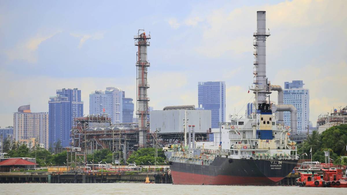 Chevron CEO sounds alarm as Trump puts a 10-day clock on Iran<br><br>