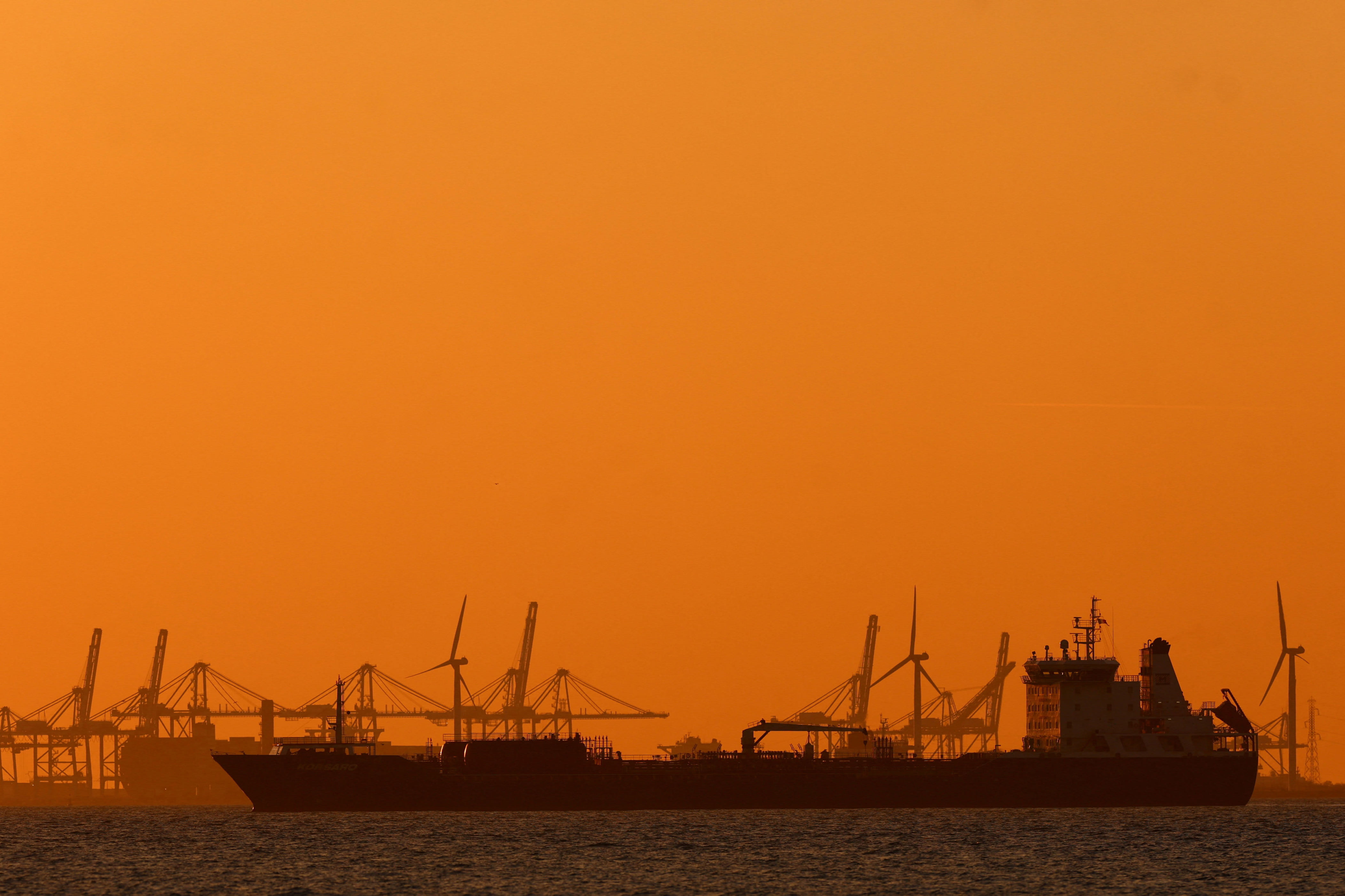 US issues 30-day sanctions waiver for sale of Iranian oil at sea