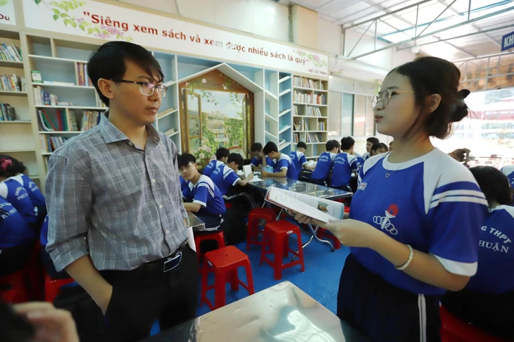 Chọn trường lớp 10 ở TP.HCM: Cha mẹ tìm trường top, con kiếm trường 'ít áp lực'