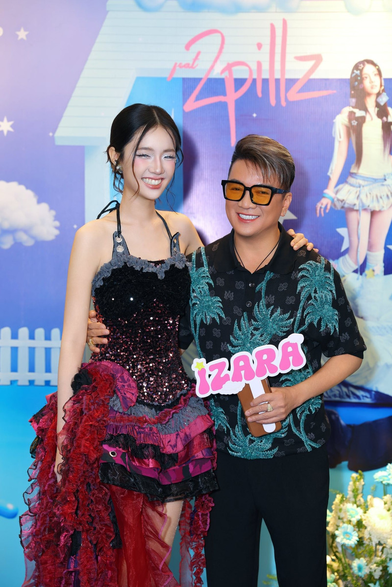 Izara Thiên Nga debut ấn tượng tại Cà phê Thế giới Trung Nguyên Legend