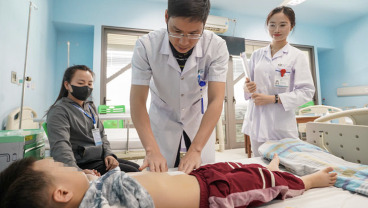 Nuốt nam châm trong lego xếp hình, bé trai 5 tuổi thủng ruột