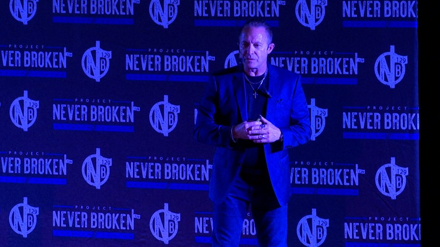 Former FBI agent shares undercover mafia story in Terre Haute