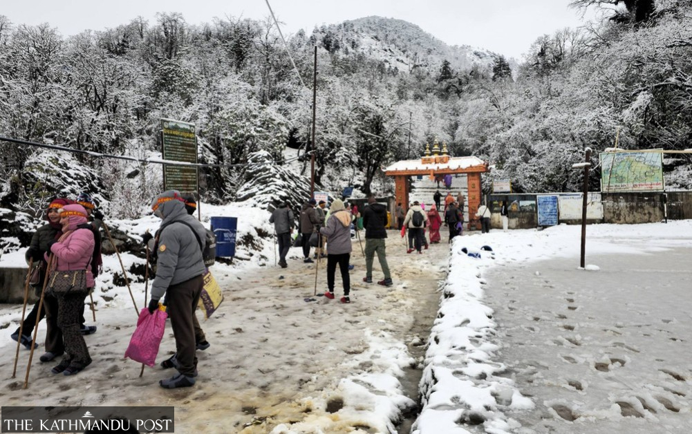 Snowfall, rain and storms disrupt life across hills and highways