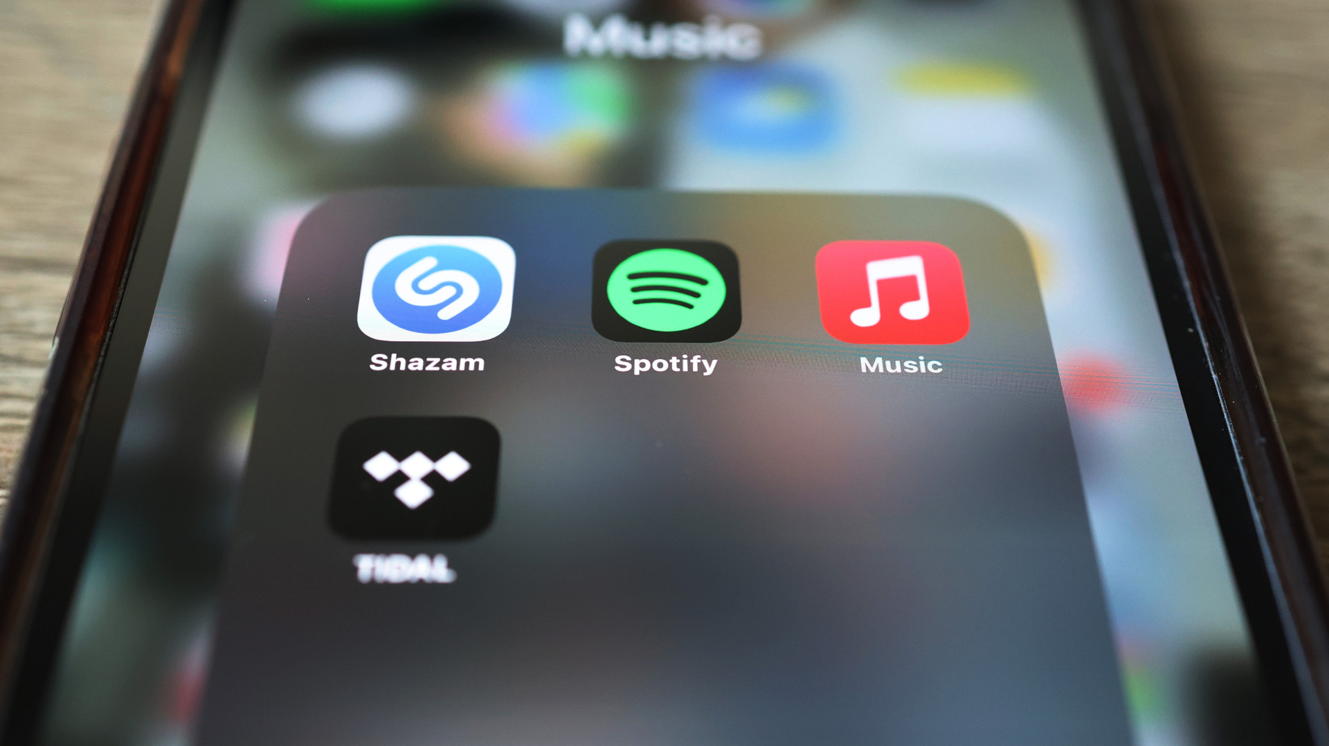 Feds secure first-ever streaming fraud conviction in $8M AI music scheme<br>