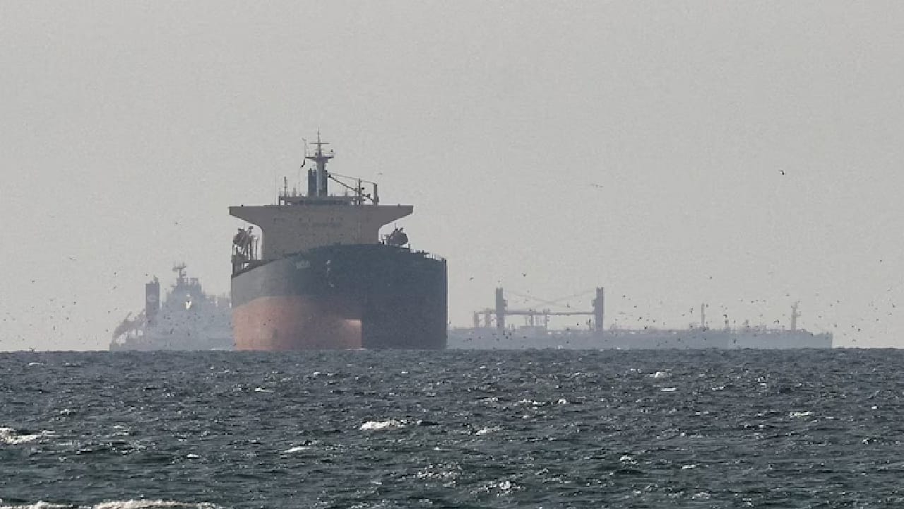 US pauses sanctions on Iranian oil at sea to ensure market stability ...