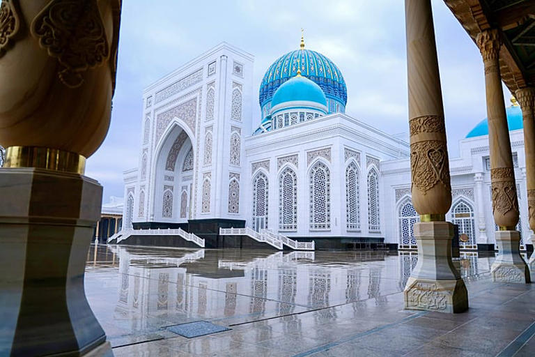 New Imam al-Bukhari complex opens to host up to 65,000 visitors daily