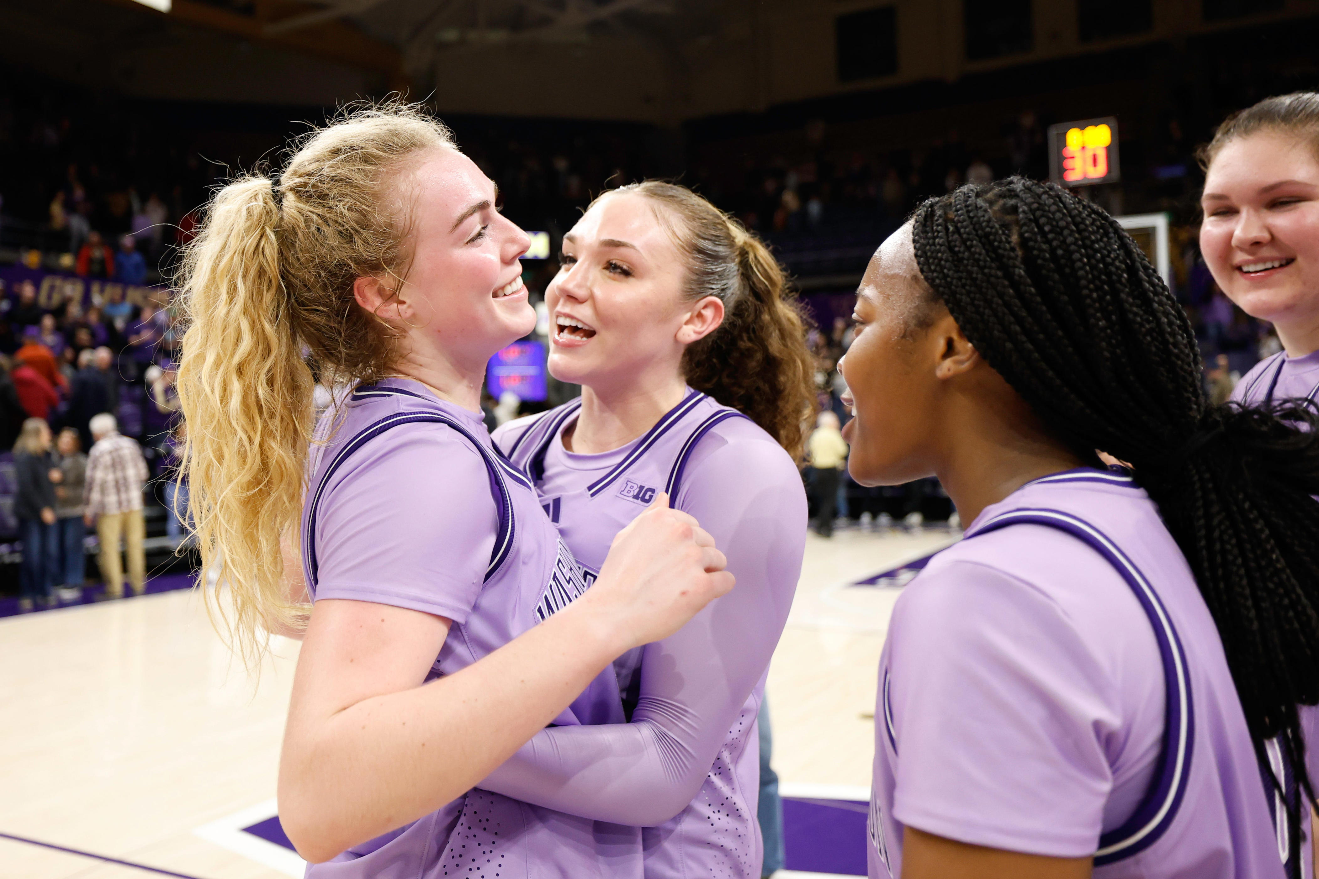 Avery Howell has 30 in Washington's first NCAA win since Kelsey Plum