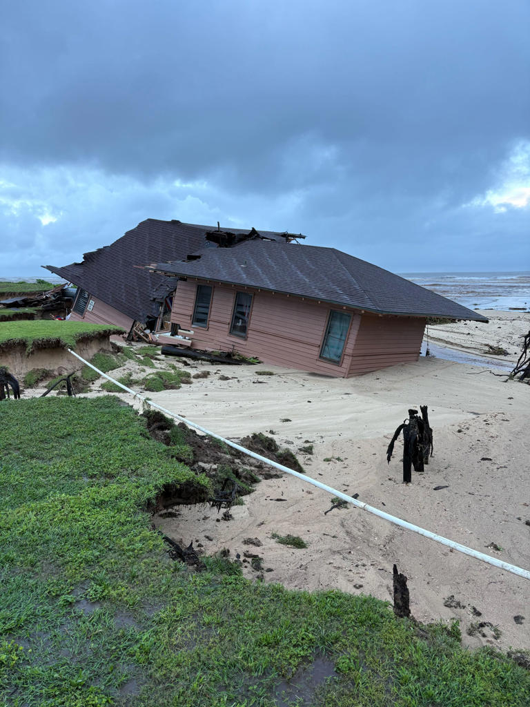 Emergency shelters open across Hawaii amid dangerous flooding
