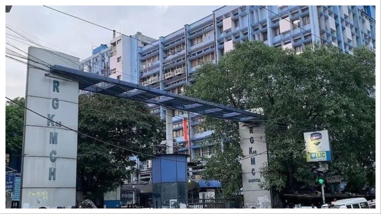 Image for Man dies after lift malfunction traps family at Kolkata's RG Kar Hospital