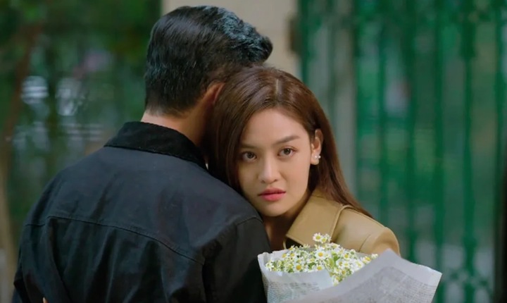 ‘Người yêu cũ' đang nhận 'gạch đá' trên phim giờ vàng VTV là ai?