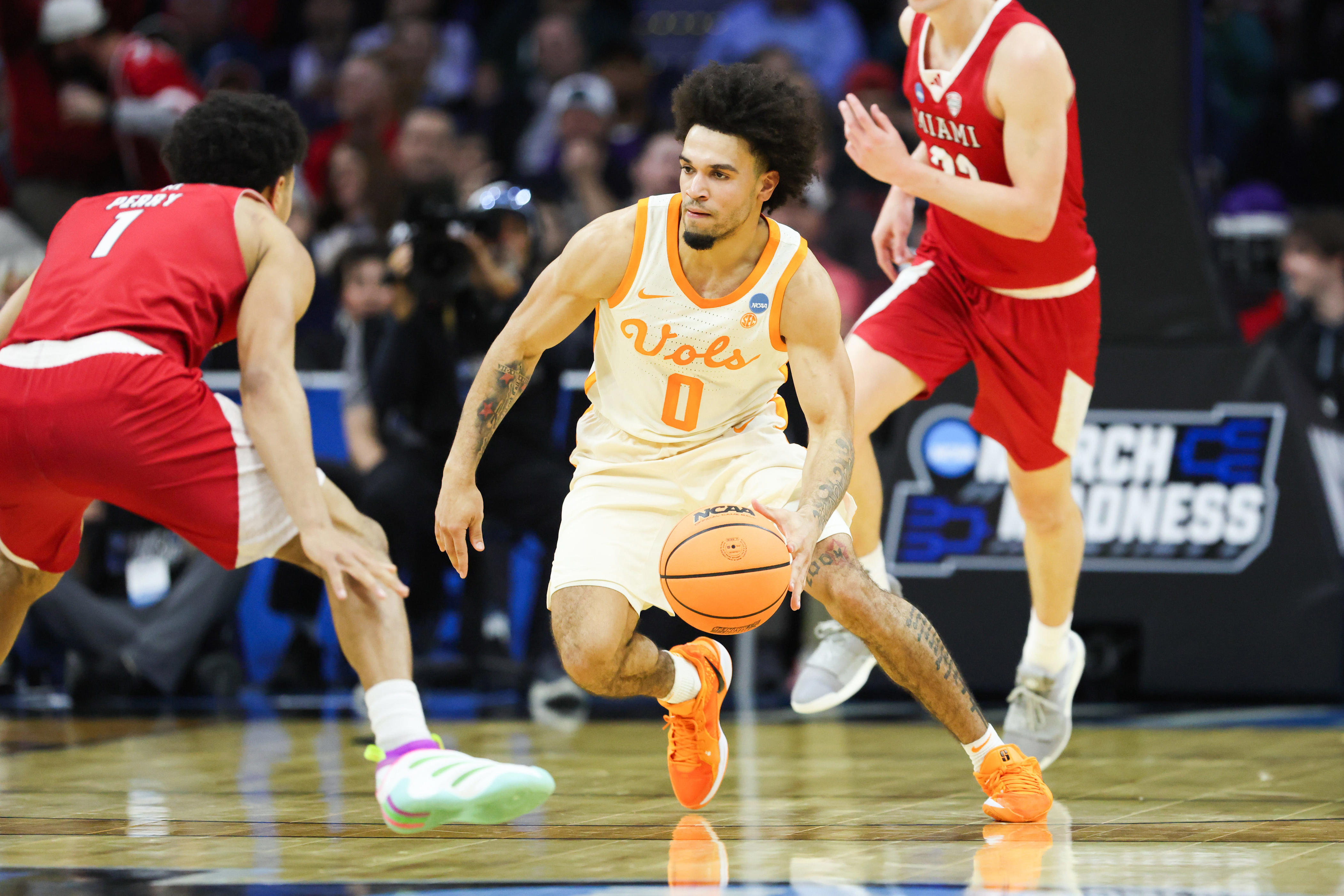 Ja'Kobi Gillespie scores 29 points in Vols' win over Miami basketball