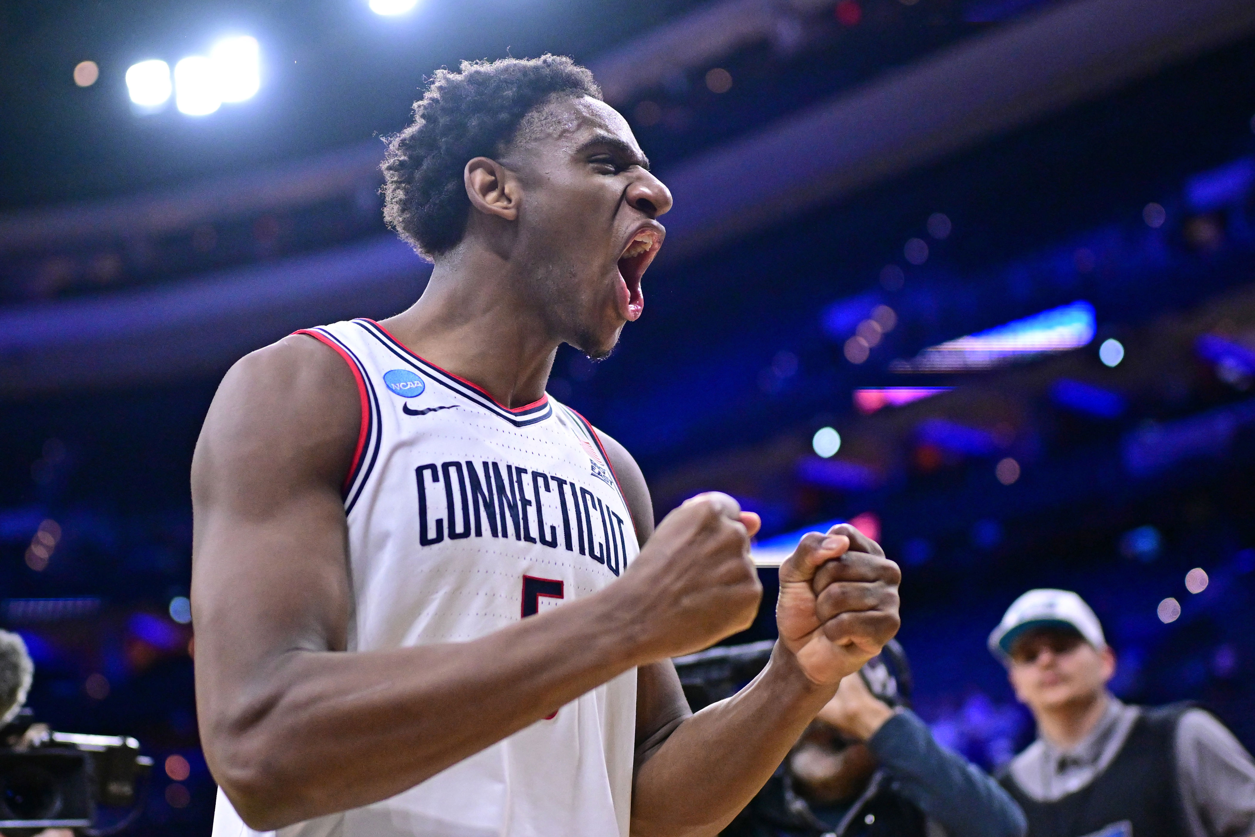 UConn's Tarris Reed Jr. posts monster 31-point, 27-rebound game, out ...
