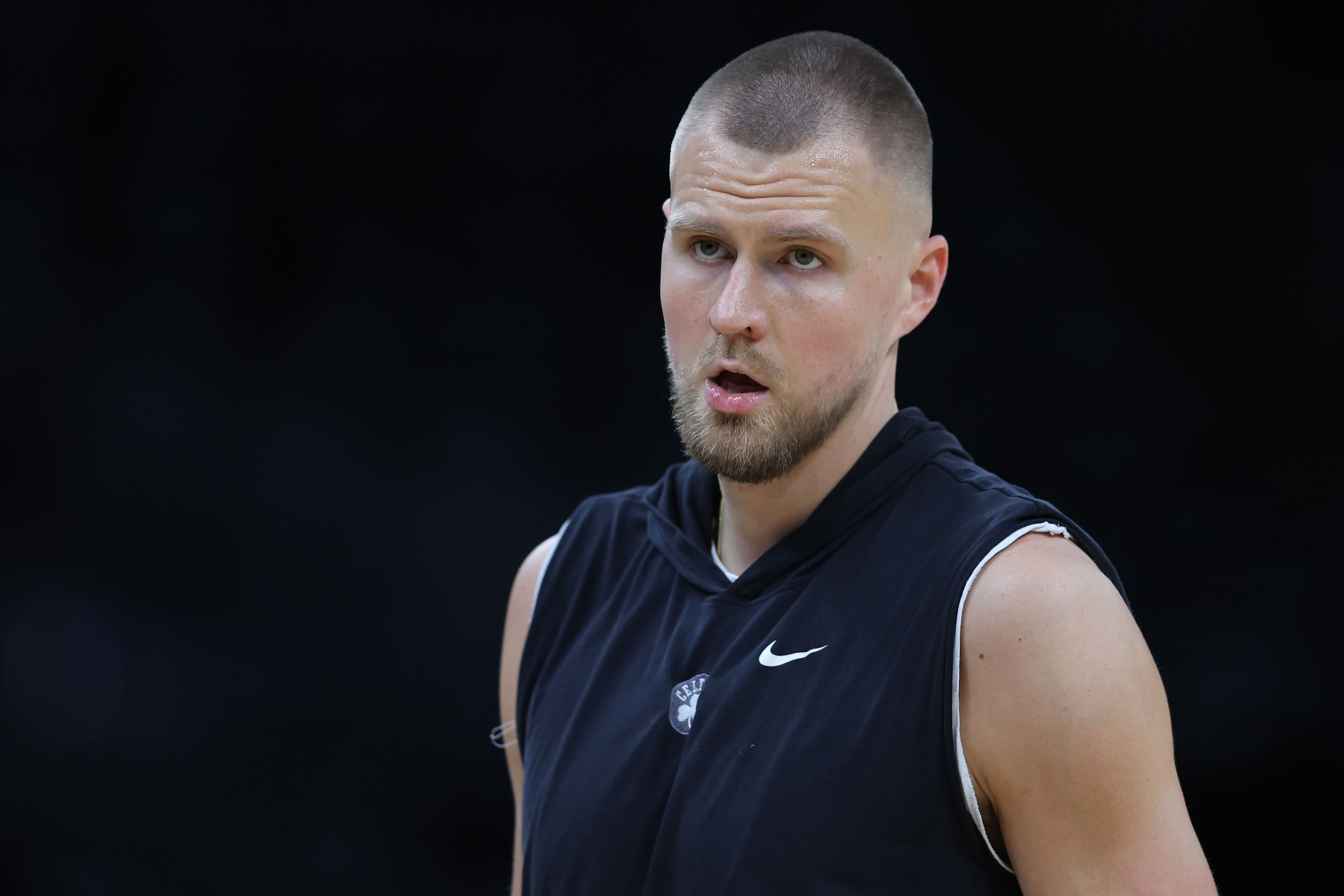 Breaking: Kristaps Porzingis’ injury status in Warriors-Pistons game<br><br>