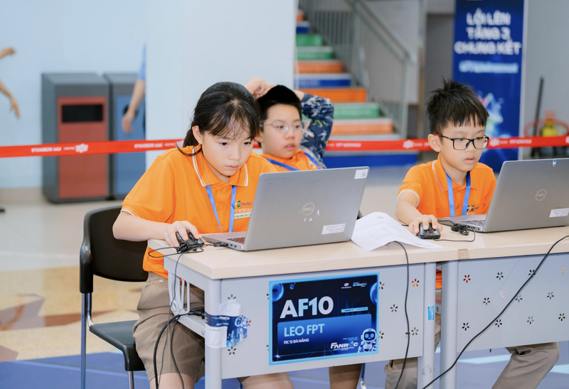 Học sinh cấp 2 trường làng đoạt giải nhất thi ứng dụng AI, trị giá gần 1 tỷ đồng