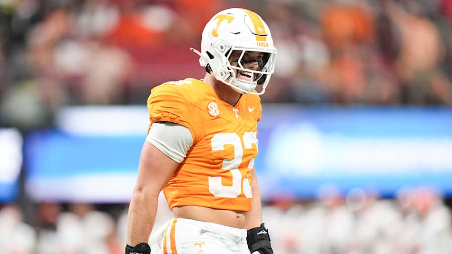 Tennessee linebacker Ben Bolton steps away from the program