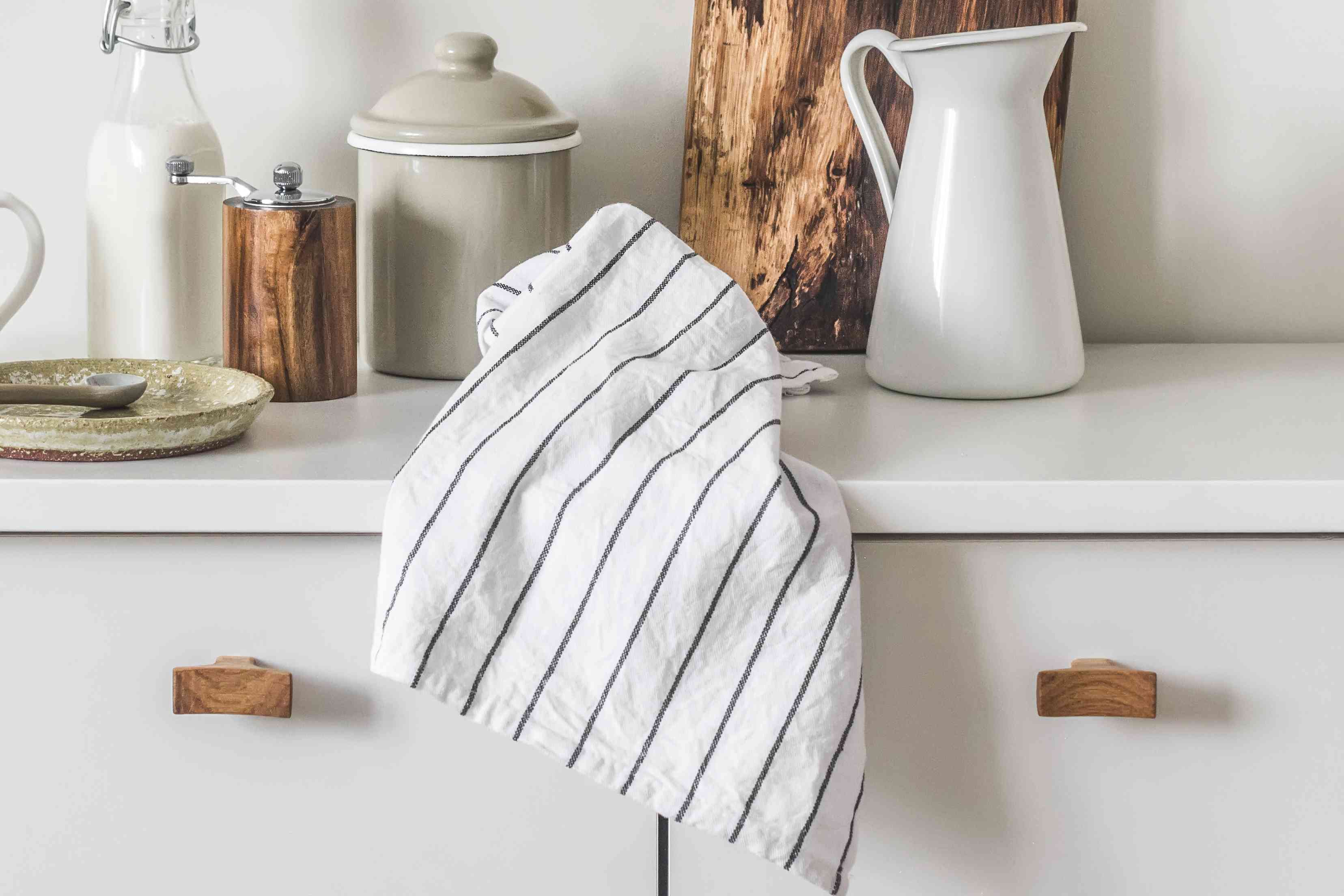Kitchen towels can harbor more germs than you realize—here’s how to ...