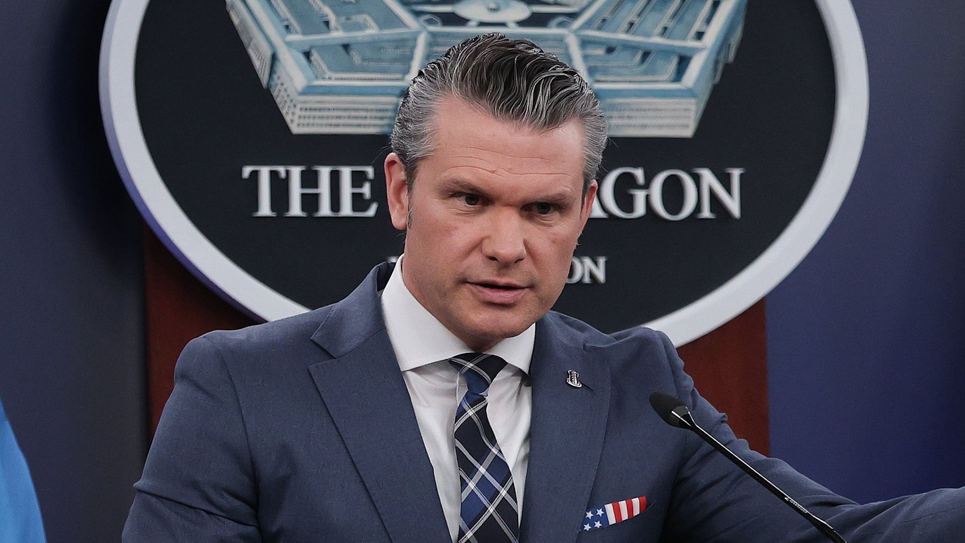 Federal judge strikes down restrictive Pentagon press policy