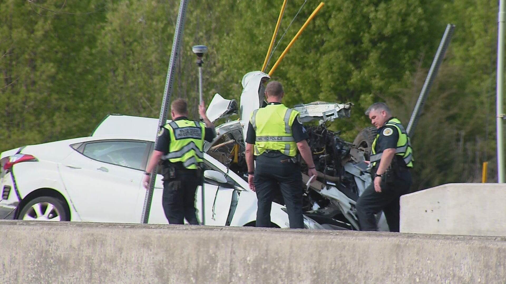 Woman killed after police chase ends in crash on Murfreesboro Pike