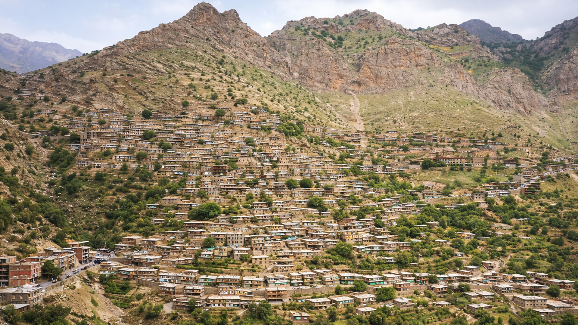 Why choose to live on this slope in Iran?