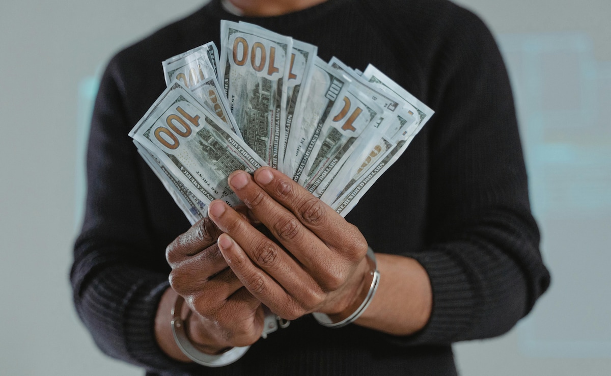 Man walks away with just $605 after robbing six New York banks in five days