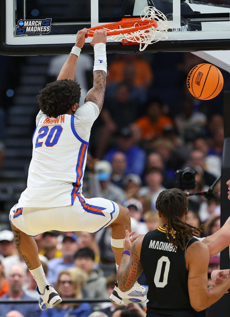 Florida Gators set NCAA tournament record in dominant win