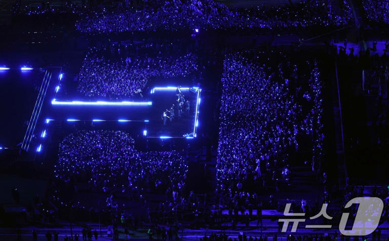BTS và concert lịch sử: Các 