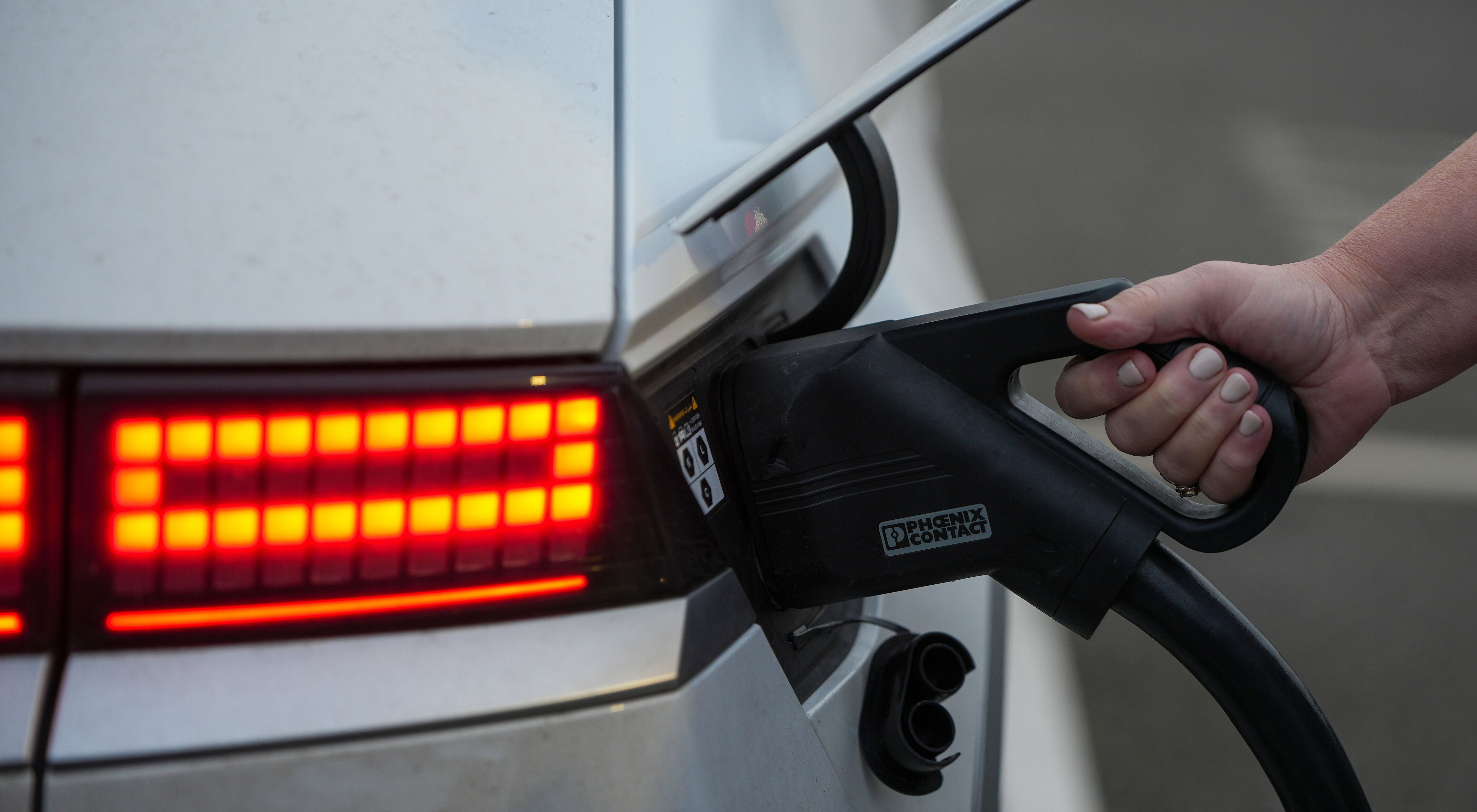 Consumer Reports’ top 10 vehicles of 2026 all have EV or hybrid options ...