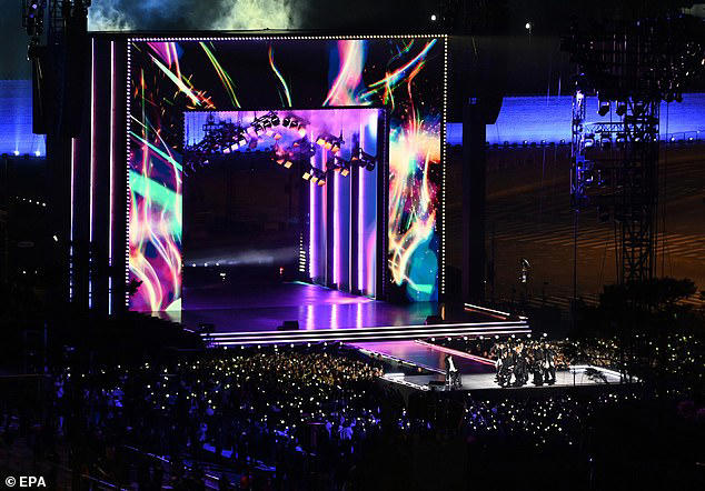 More than 200,000 BTS fans swoon at Seoul comeback concert ahead of ...