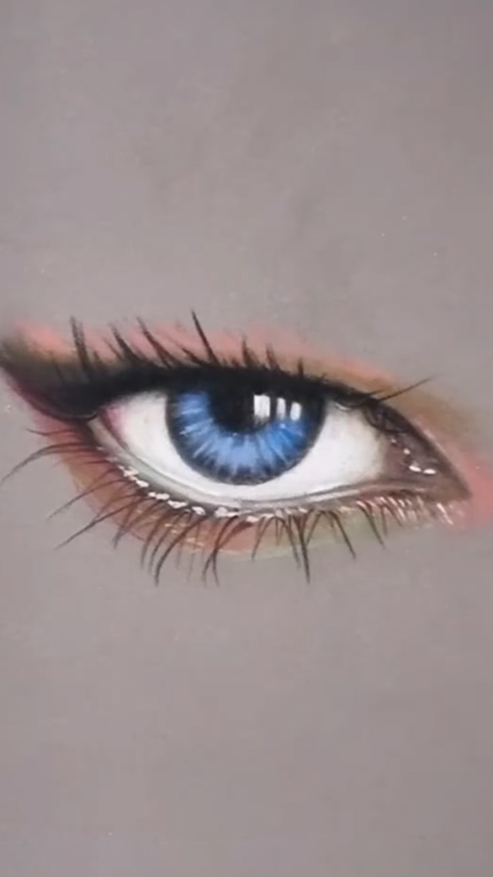 Essential tips for drawing heads viewed from an above angle