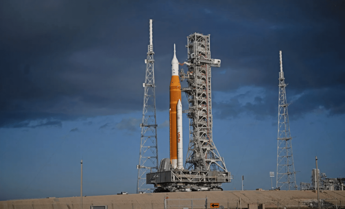 NASA’s Artemis II rocket arrives at Launch Pad 39B, ready for historic ...