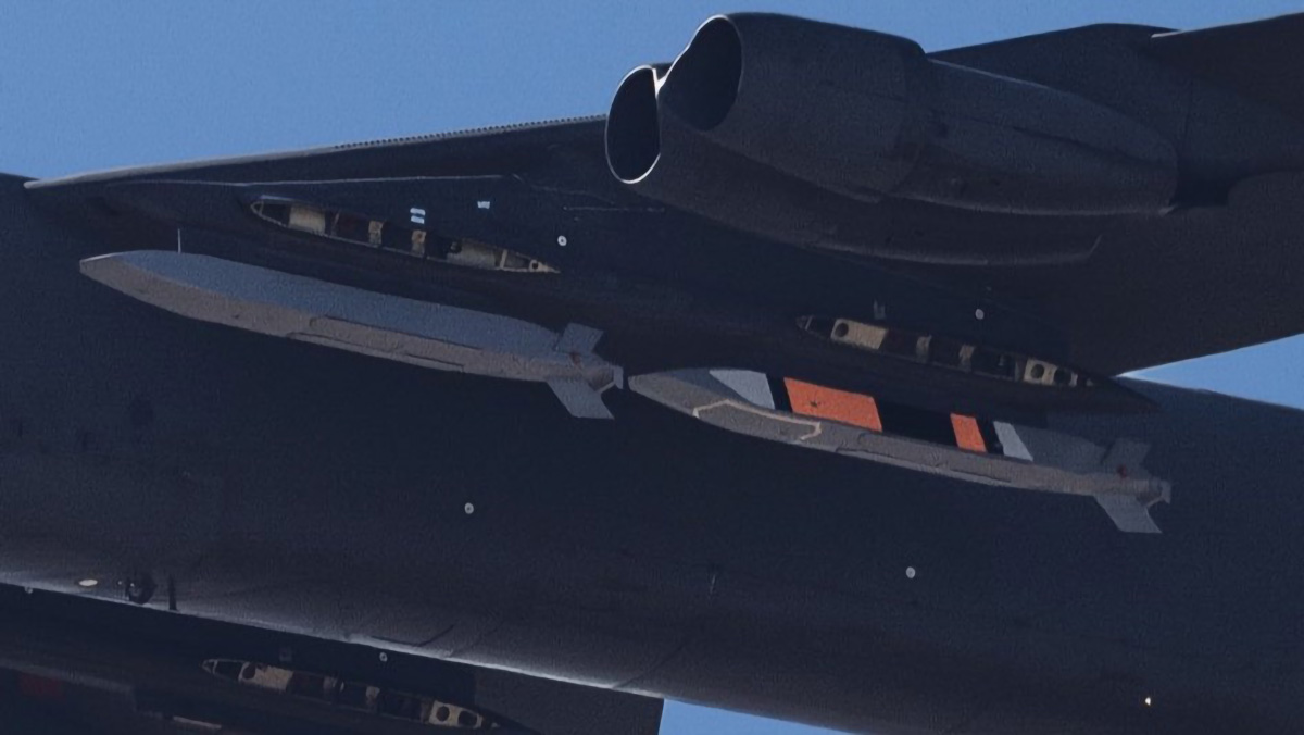 B-52 spotted yet again testing the AGM-181 next-gen stealth nuclear ...