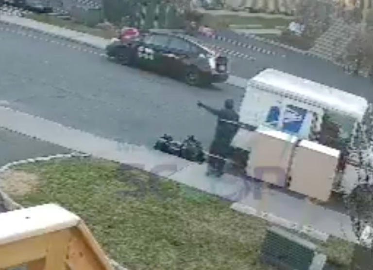 USPS mailman who violently shoved Jewish boy in NYC suburb to face new ...