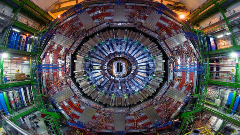 El CERN descubre una nueva partícula y vuelve a correr el límite de lo ...