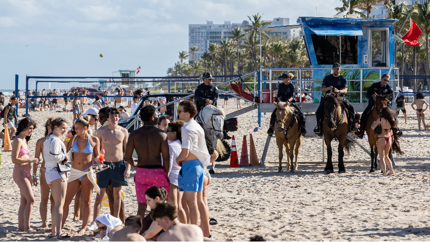 Spring break crowds flood Fort Lauderdale Beach