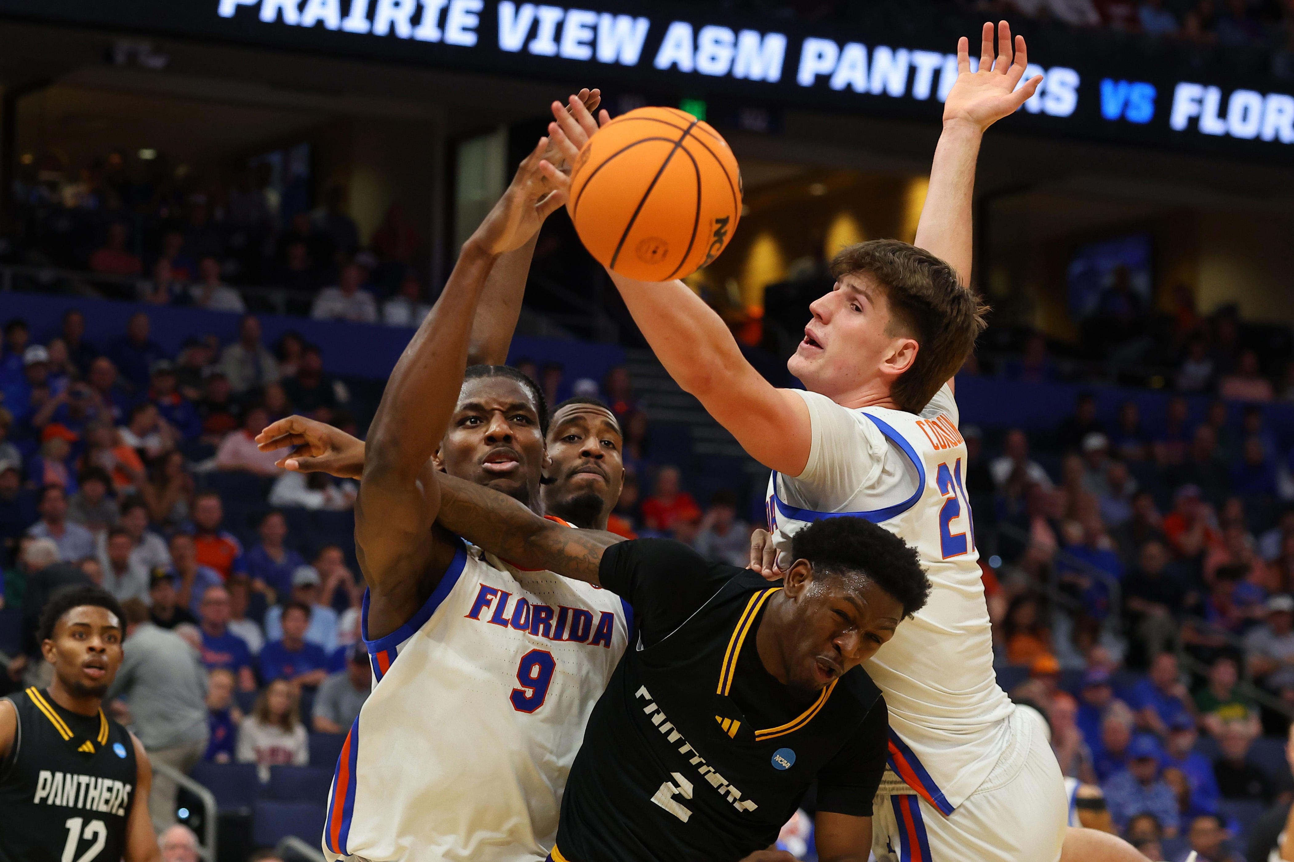 Way-too-early men's basketball rankings has Florida Gators among top 3