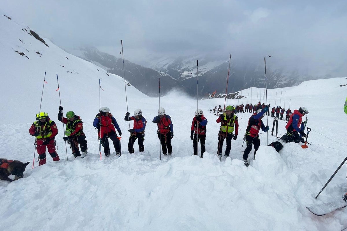 Deadly avalanche in northern Italy kills two skiers, injures five<br>