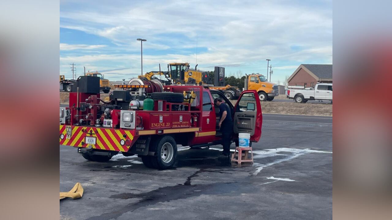 AA1Z7Vfr Lincoln Fire and Rescue Shares Wildfire Photos, Warns Residents Against Burning During Red Flag Warning