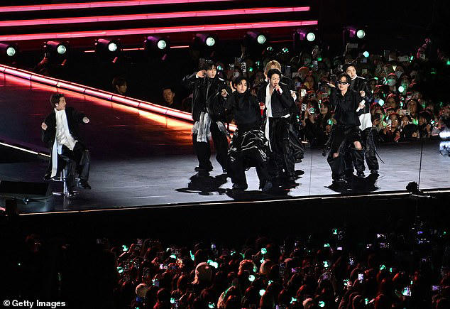 More than 200,000 BTS fans swoon at Seoul comeback concert ahead of ...