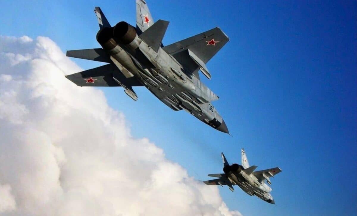 Russia sent MiG-31s armed with Kinzhal hypersonic missiles to patrol ...