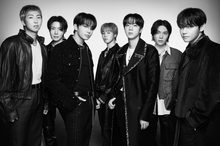 광화문에 펼쳐진 '왕의 길'…BTS 콘서트, 거대한 지구촌 축제 [SS현장]