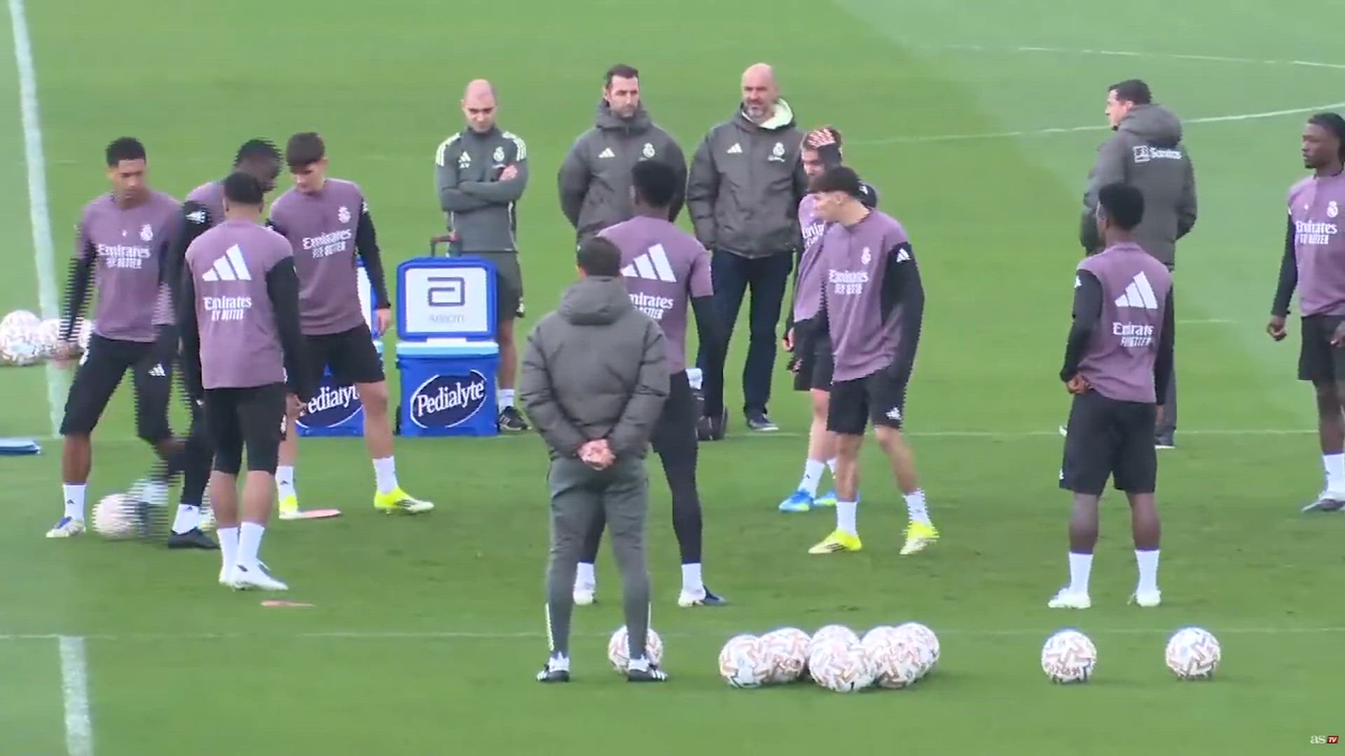 Entrenamiento del Real Madrid antes del derbi frente al Atlético de Madrid