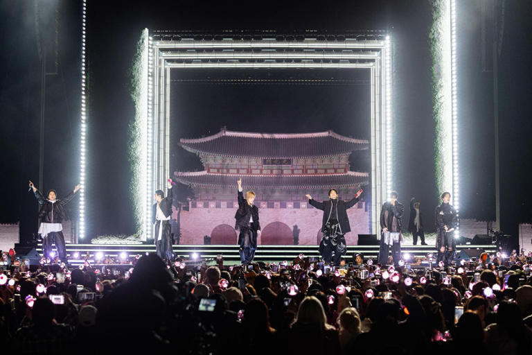 BTS revives 'Arirang' at Seoul's historic 100,000-attendee concert