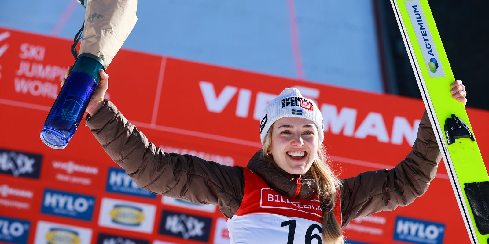 Frida Westman flög 225 meter – nytt svenskt rekord